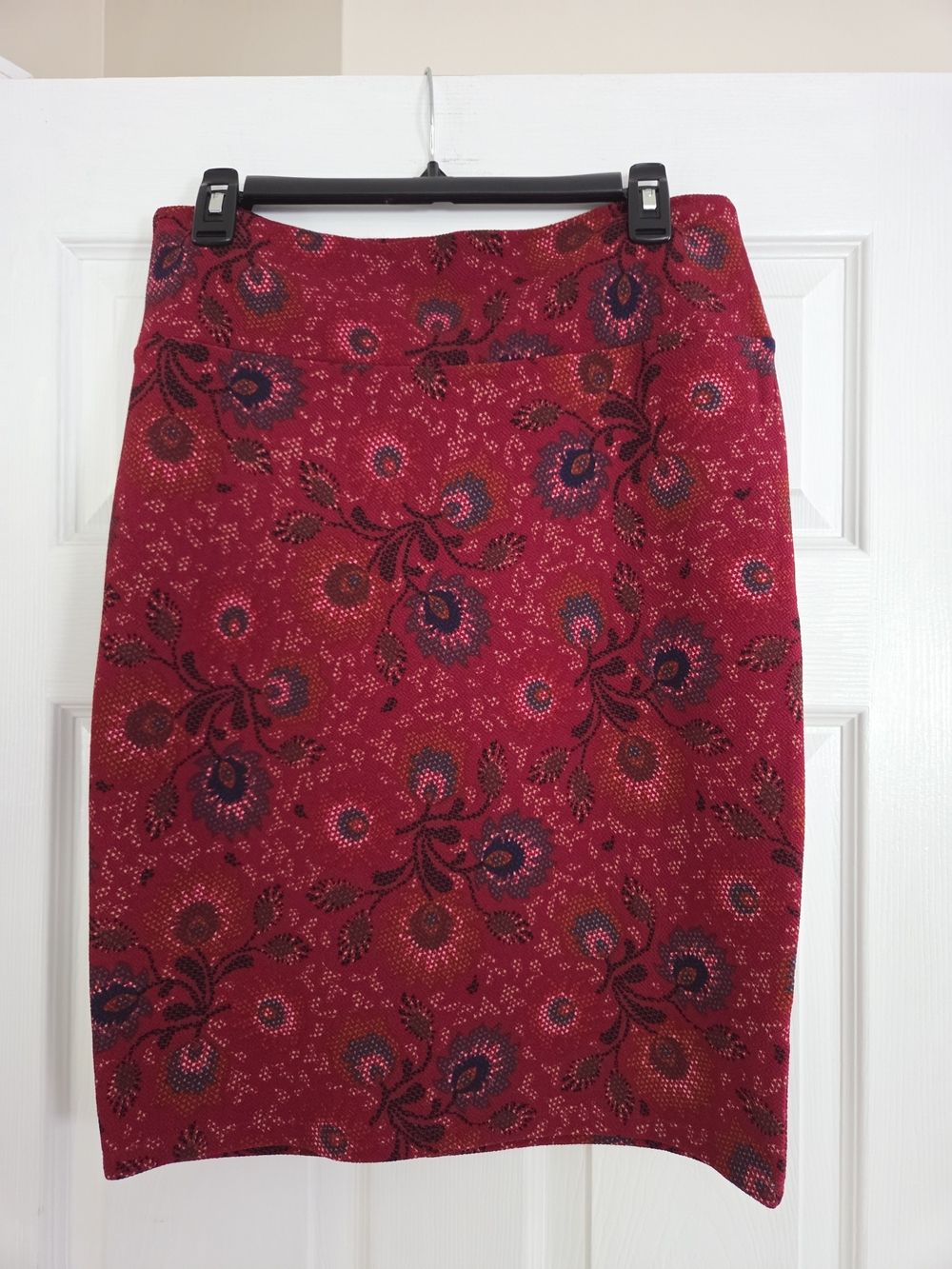 LuLaRoe Red Floral Pencil Skirt with Navy Accents Large